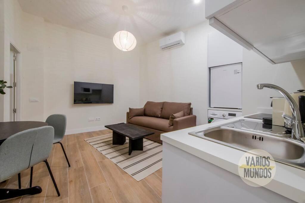 Cozy Y Centrico Apt Para 6Pax En Plaza Del Carmen E2 Madrid Dış mekan fotoğraf