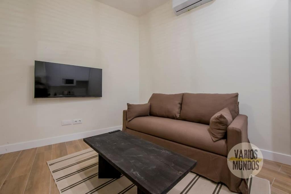 Cozy Y Centrico Apt Para 6Pax En Plaza Del Carmen E2 Madrid Dış mekan fotoğraf