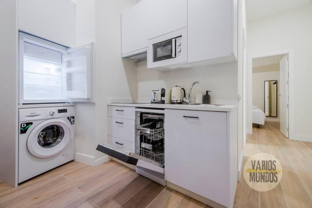 Cozy Y Centrico Apt Para 6Pax En Plaza Del Carmen E2 Madrid Dış mekan fotoğraf
